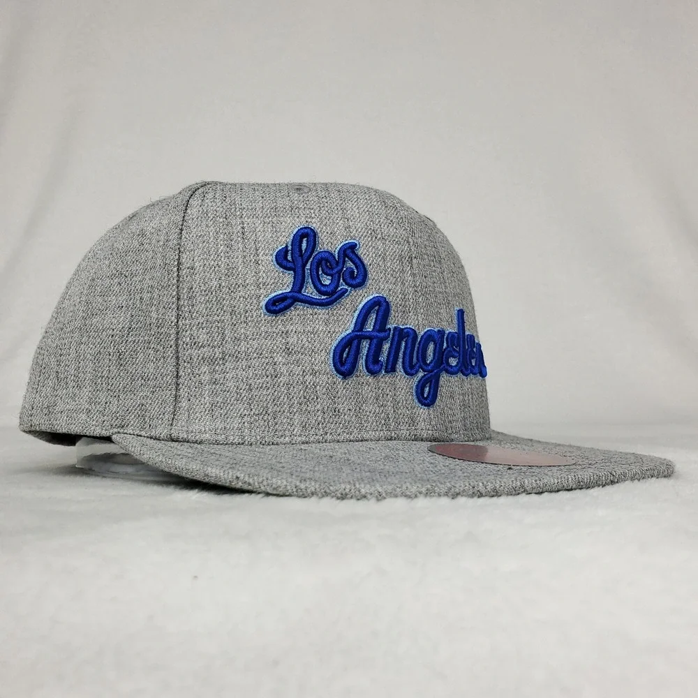LA‎ Lakers Mitchell & Ness NBA Snapback Hat Cap Script 3D Logo Heather Gray NWT